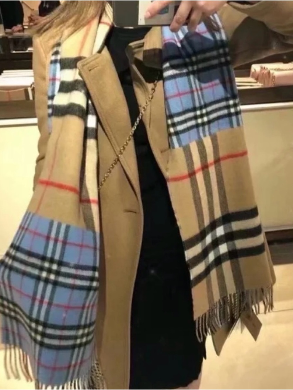 NWT Burberry vintage check to Giant check scarf - Picture 4 of 11
